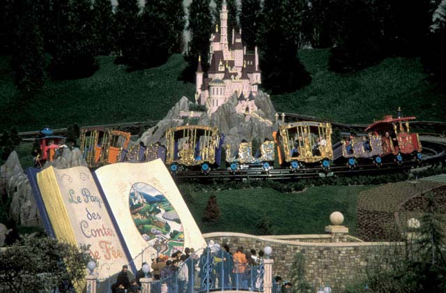 casey-junior-petit-train-du-cirque_1.jpg