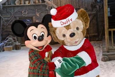 Mickey et Duffy vous attendent à Disneyland Paris!
