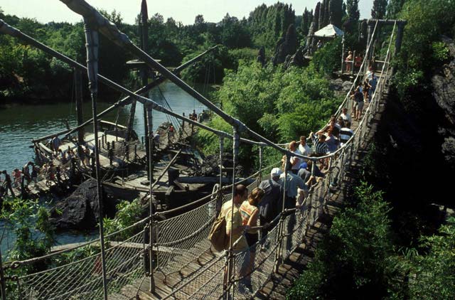 Pont suspendu-Adventure Isle