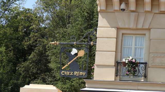 L'enseigne du Bistrot Chez Rémy - Disney studios Disneyland Paris