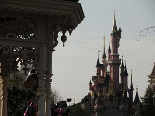 Le Château de la belle au bois dormant vue de town square