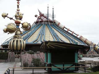 Orbitron et Space Mountain dans Discoveryland