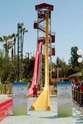 King Khajuna, toboggan géant du parc Aquatique Costa Caribe à Port Aventura